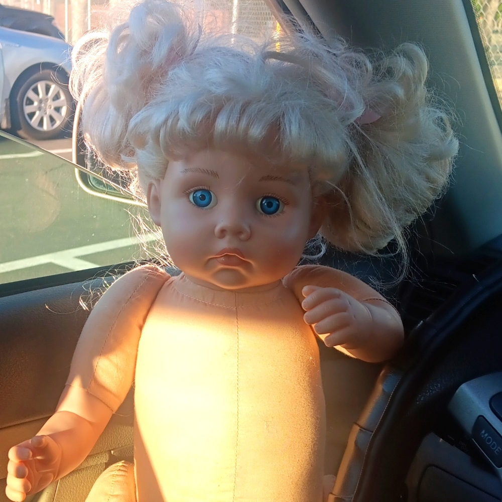 Vtg 2006 Madame Alexander baby doll Toy